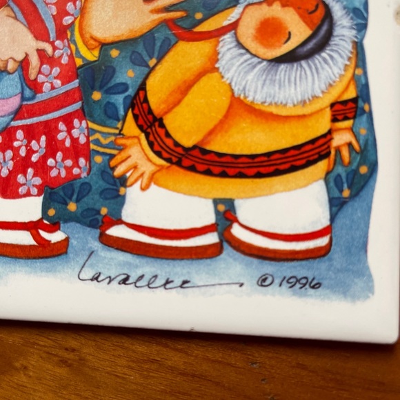 Rare Barbara LaVallee Signed 1996 Tile Trivet  Igloo Eskimos Mother Child Native - Picture 4 of 9